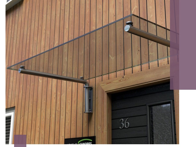 Стеклянные козырьки на входы и фасады в Пушкине